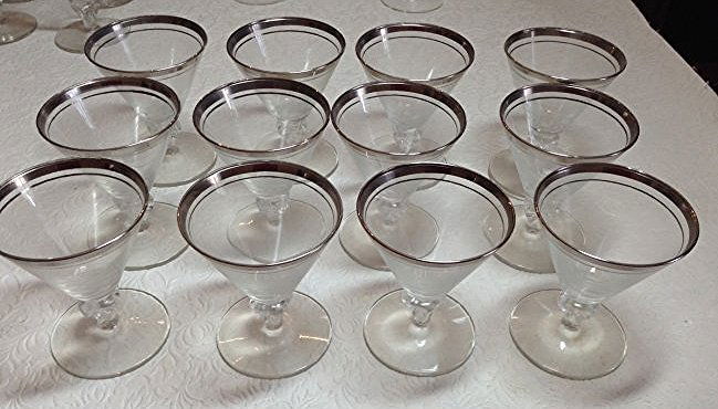 Dorothy Thorpe Mid century Barware Silver rim Total 12 (1 of 1)