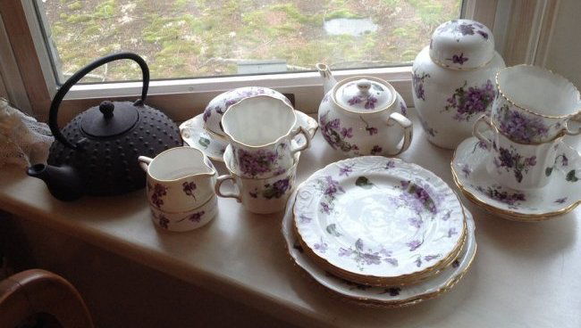 English China tea set and cast iron tea pot (1 of 1)