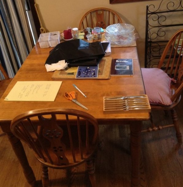 Kitchen Table with 4 chairs (1 of 2)