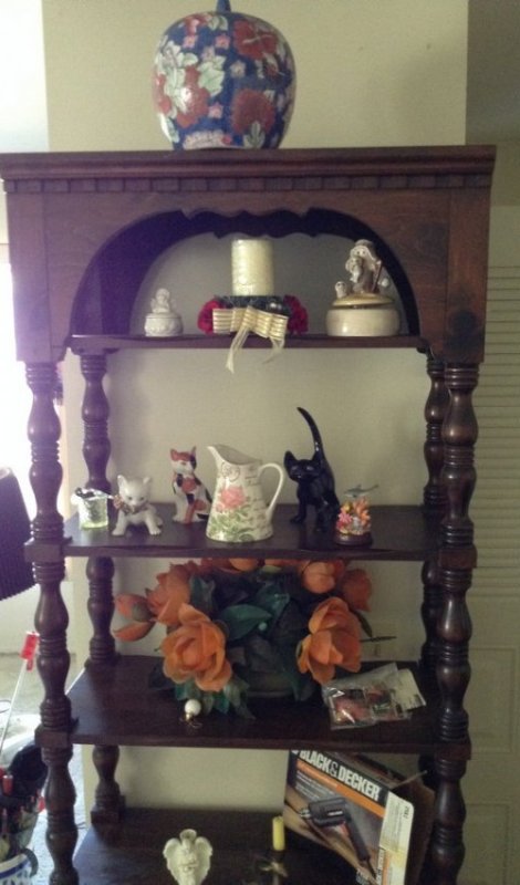 Contents shelving unit (1 of 1)