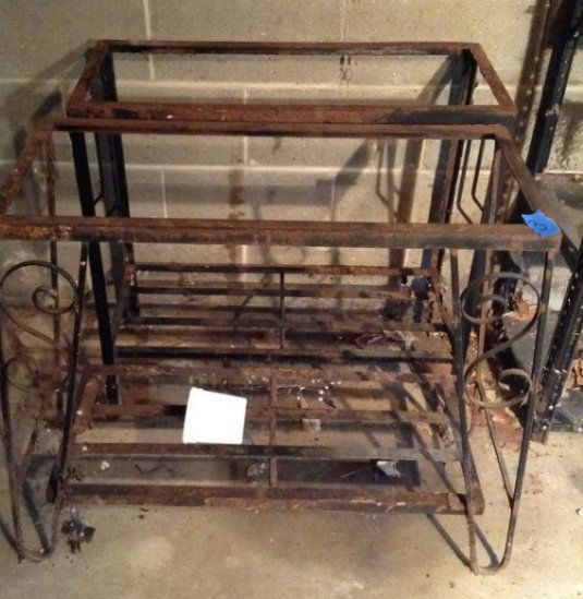 2 metal stands (1 of 1)