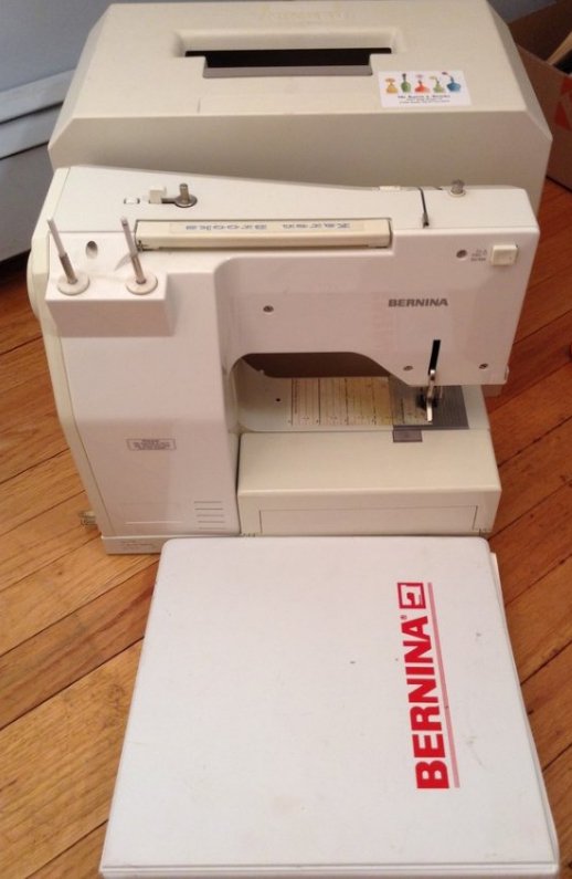 Bernina Computerized Sewing Machine with books (1 of 1)