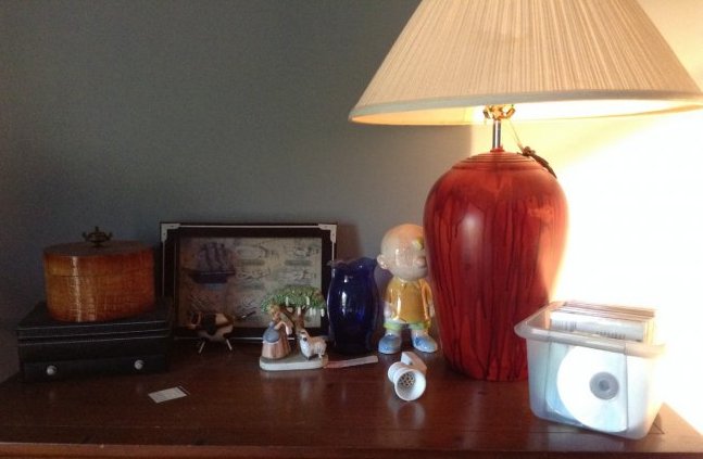 Top of dresser - Empty jewelry boxes, knick knacks, (1 of 1)