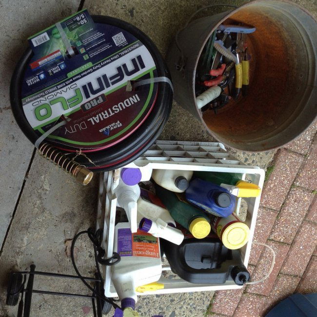 Lot of gardening supplies - New hose, gardening tools, (1 of 1)