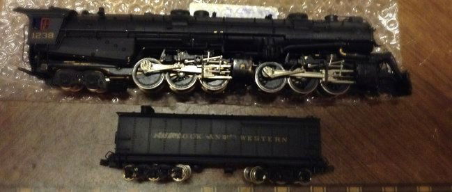 PA RR Engine & Tender Brass (1 of 1)