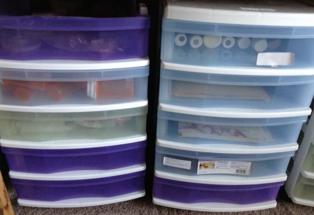 2 roller cabinets with art supplies: 2 roller cabinets with art supplies: as seen in photo