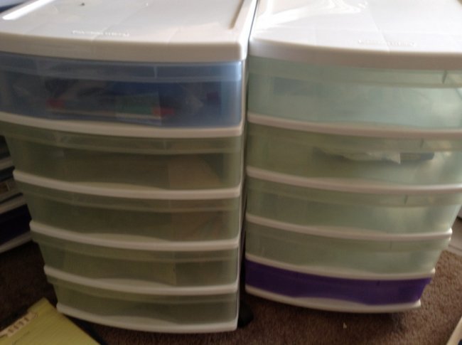 2 roller cabinets with art supplies: 2 roller cabinets with art supplies: as seen in photo