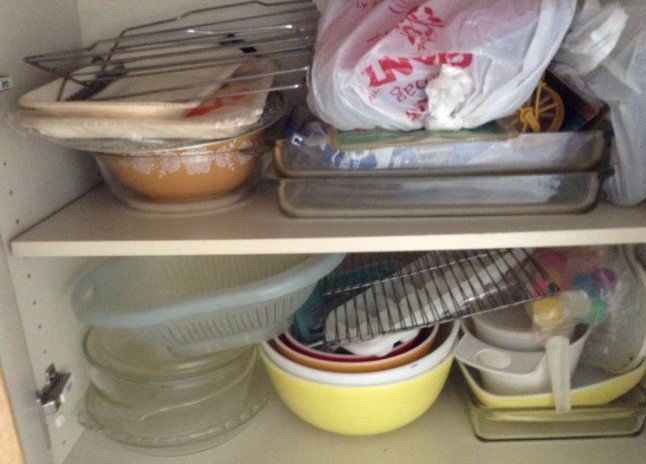 Vintage Pyrex Nesting bowls, casserole &  pie plates (1 of 1)