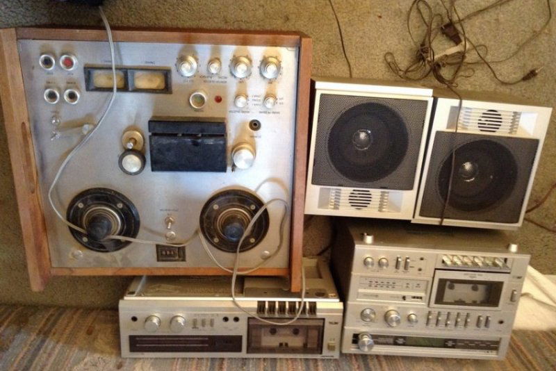 Vintage Electronics (1 of 1)