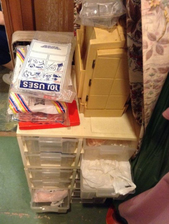 plastic storage bin, sewing kit with thread and more (1 of 1)