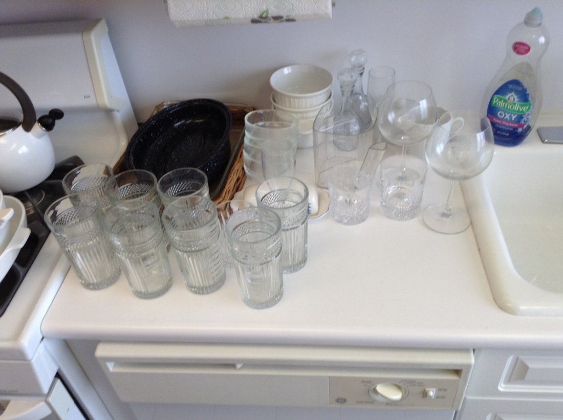 Pyrex corning bowls and more: Pyrex corning bowls and more: as seen in photo