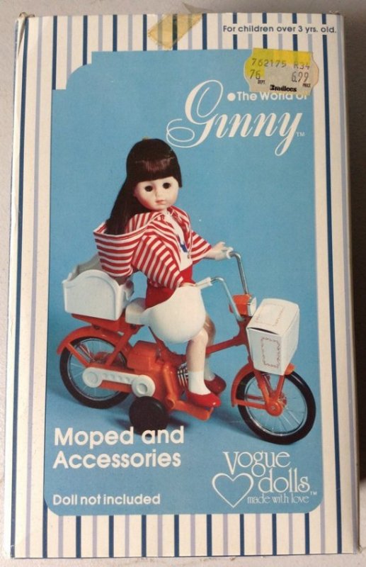 Ginney Doll Moped and accessories (1 of 1)