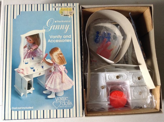 Ginney Doll Vanity and accessories (1 of 1)