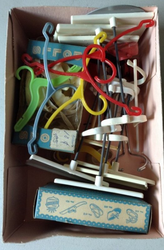 Alexander Shoes, hats & doll stands (1 of 1)