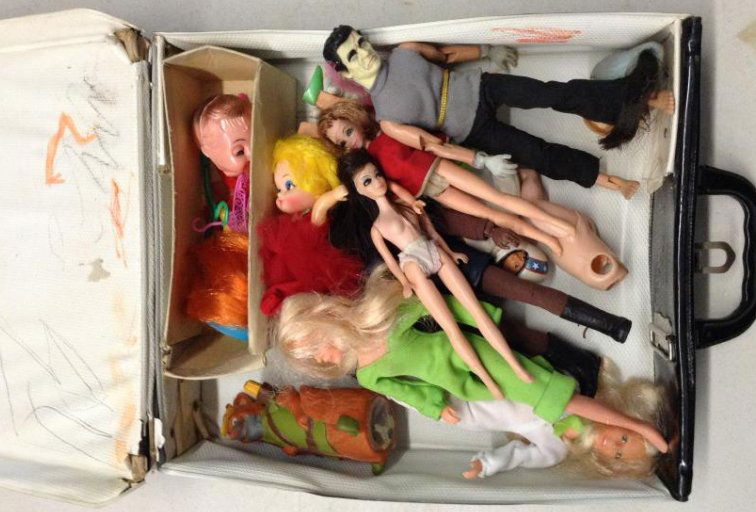Vintage Barbie Case and Dolls: Vintage Barbie Case and Dolls