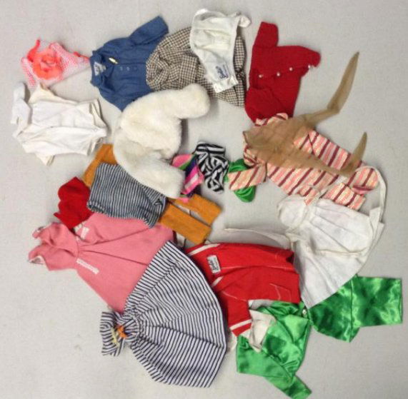 Huge Amount of Vintage Black Label Barbie Clothes 26 (1 of 1)
