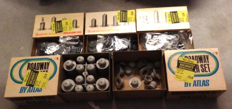 3 boxes of Revell Modular Bridge piers 2 boxes roadway (1 of 1)