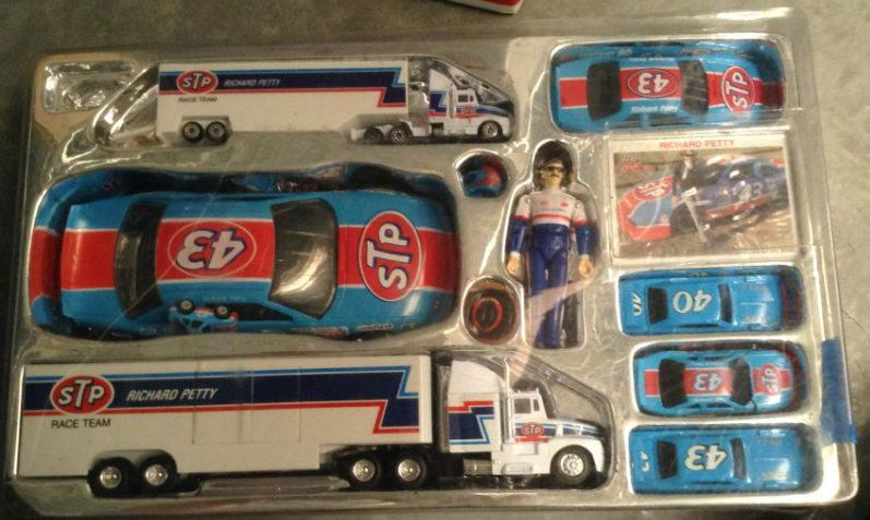 Richard Petty Die Cast Race Team Set (1 of 1)