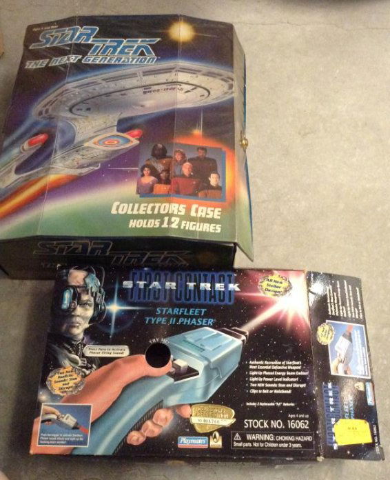 Star Trek Collector case empty & first contact (1 of 1)