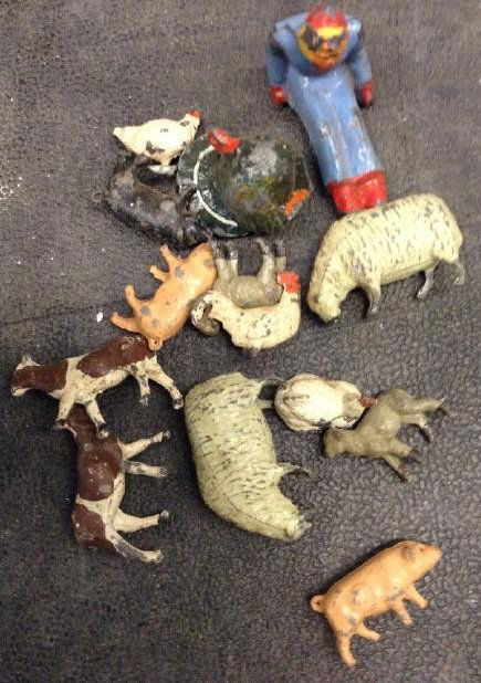 Lot of Lead Figure farm animals (1 of 1)