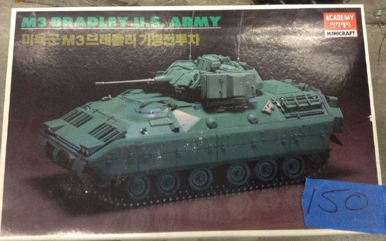 Minicraft M3 Bradley U.S. Army Model - unbuilt (1 of 1)