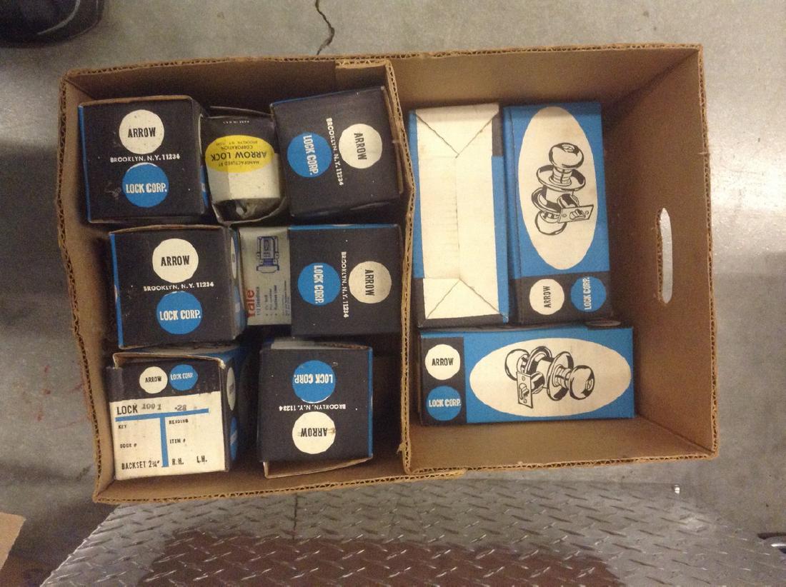 11 arrow locks and knobs new in box (1 of 1)