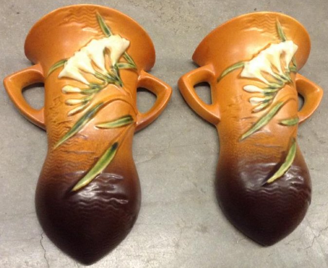 Roseville Wall pockets 1296-3 (1 of 1)