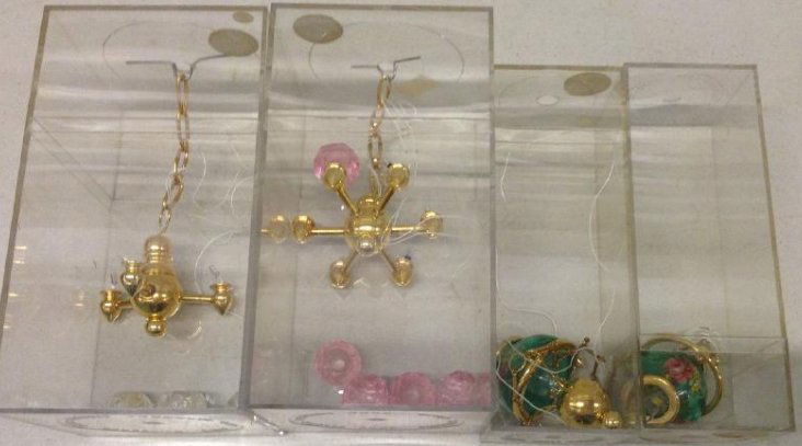 Lot of 4 Dollhouse Chandeliers (1 of 1)