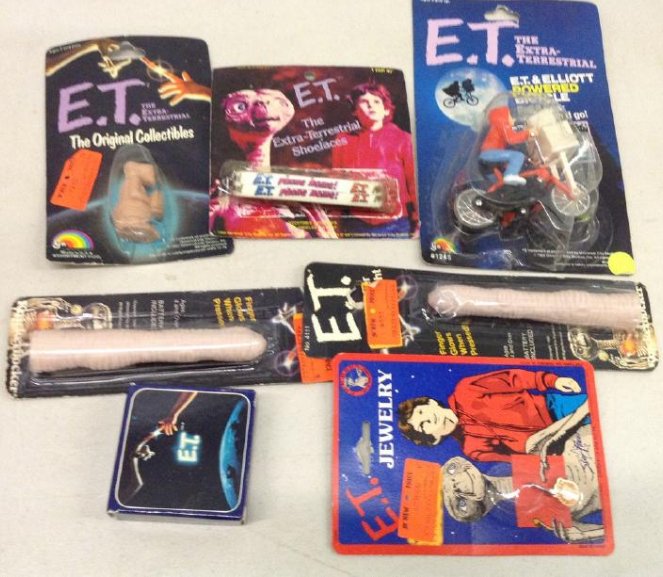 Vintage E.T. in packages (1 of 1)