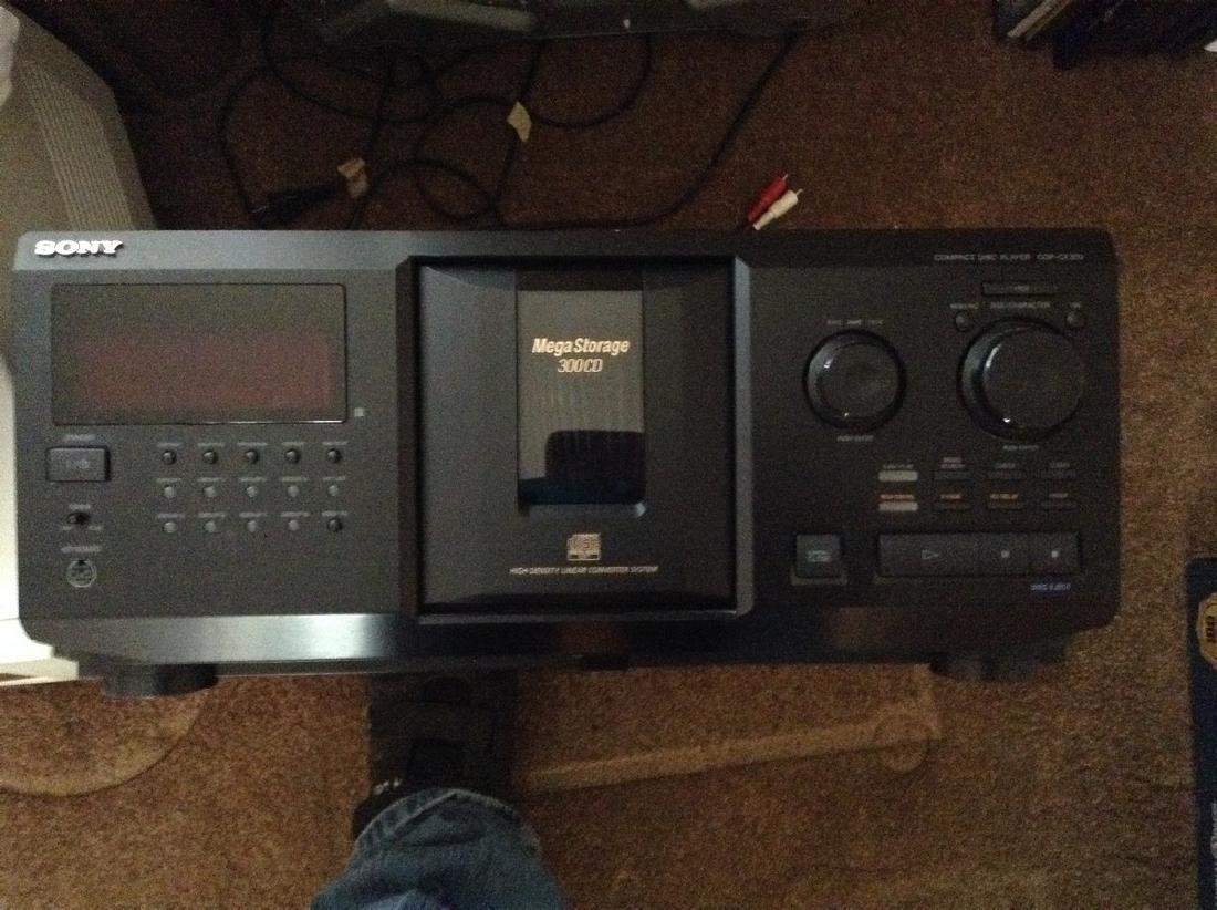 Sony like New CD Player 300 CD's with CD's & remote (1 of 1)