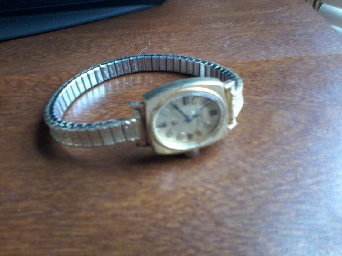vintage women's Bulova watch: vintage women's Bulova watch