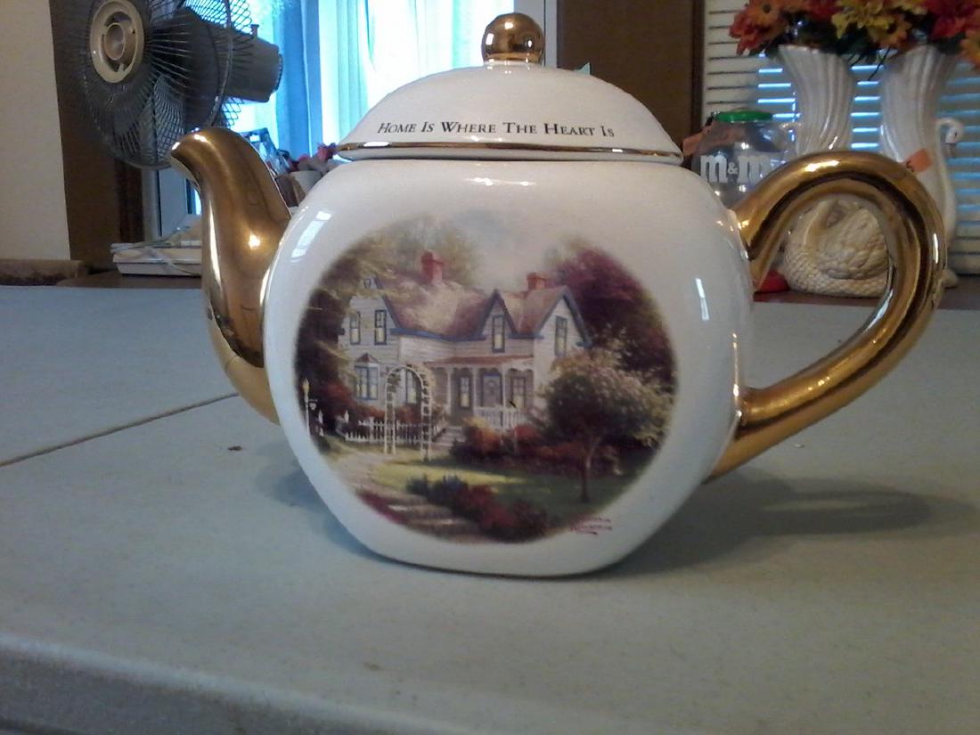 Thomas Kincade teapot (1 of 1)
