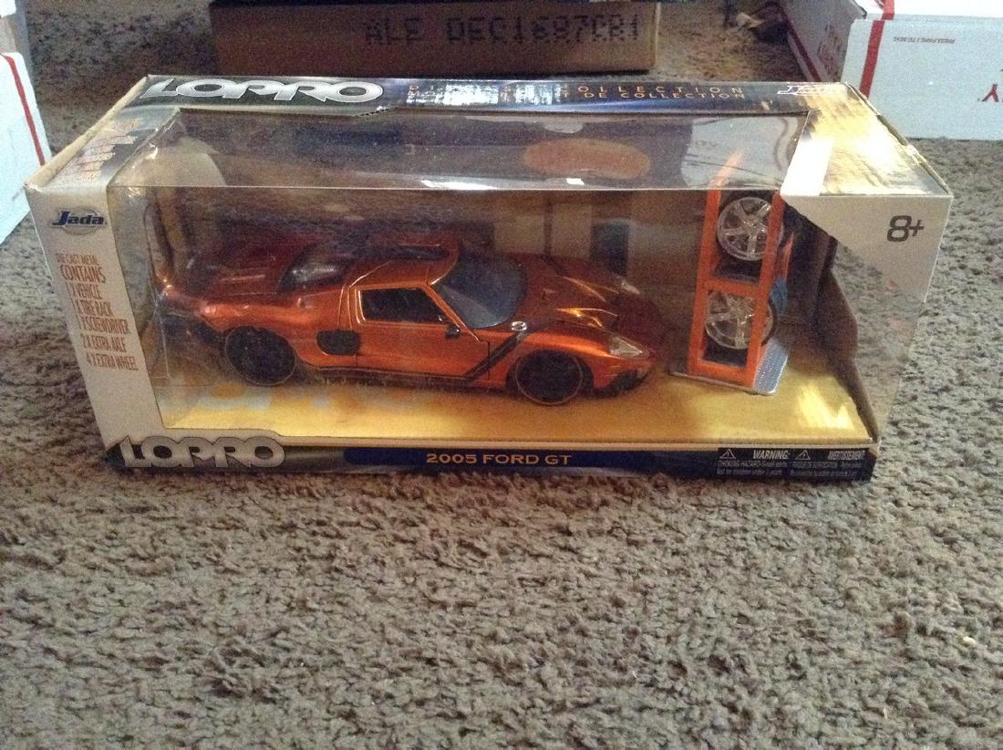 Lopro Diecast Collection 2005 Ford GT (1 of 1)