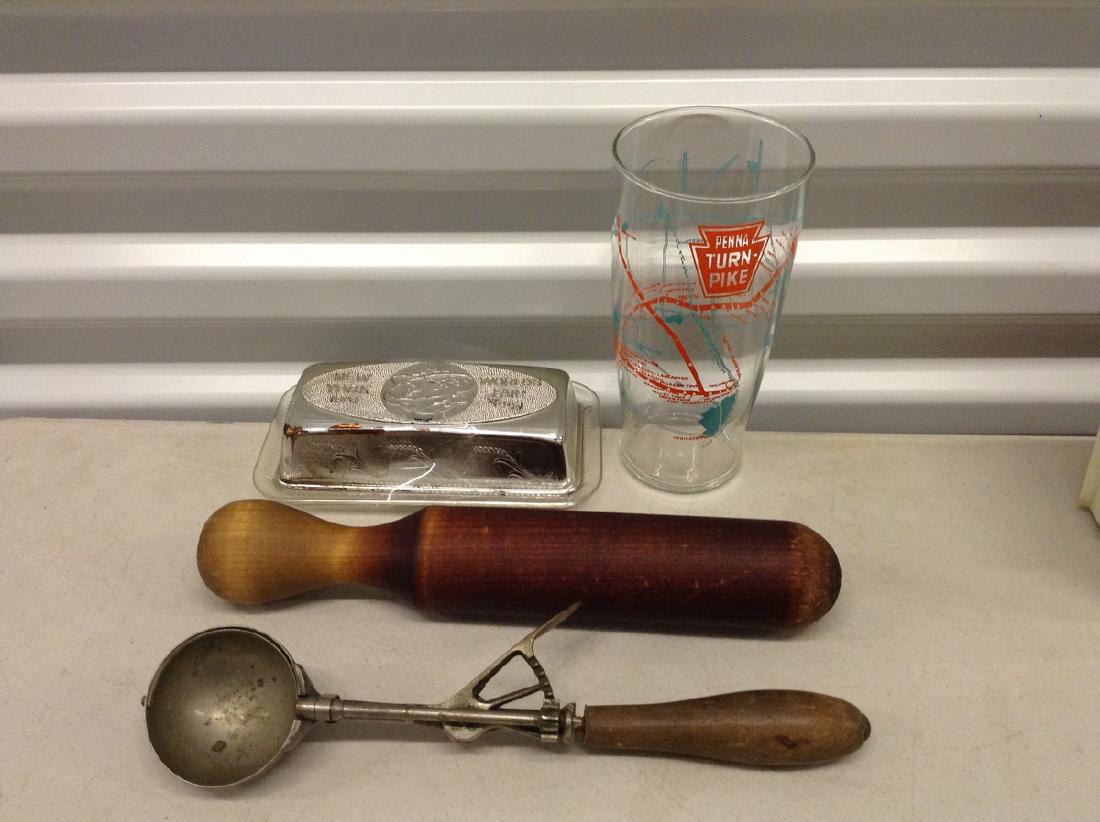 Worlds Fair PA Turnpike Glass Wood Kitchen Tools (1 of 1)