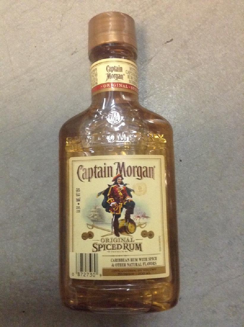 Captain Morgan Spiced Rum 200ml (1 of 1)
