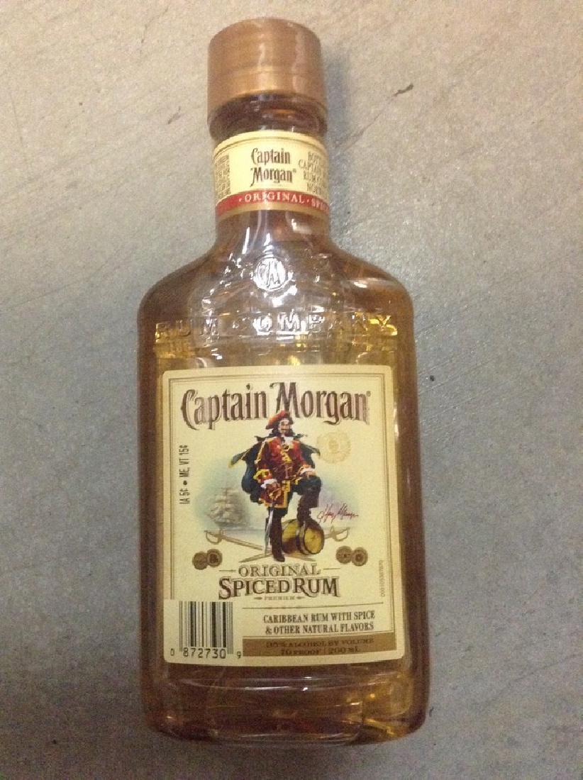 Captain Morgan Spiced Rum 200ml (1 of 1)