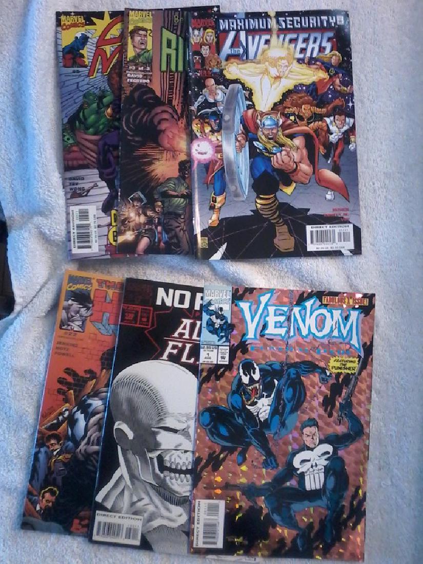 Mixed lot of 6 Marvel Comics - Venom # 1 - Hulk - The (1 of 1)