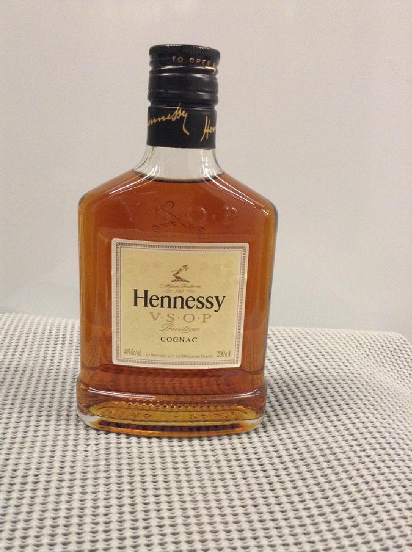 Hennessy Cognac VSOP 200ML (1 of 1)
