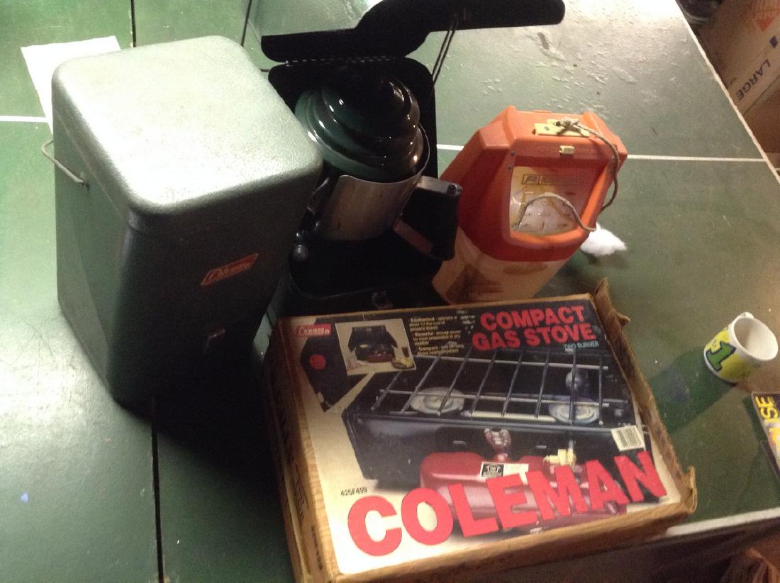 Lot of Coleman Camping Equip: Lot of Coleman Camping Equip