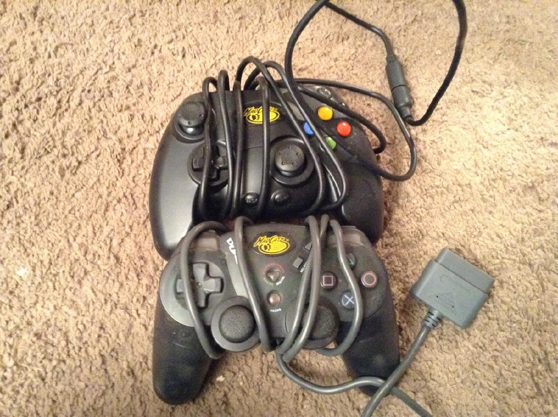 2 Mad Catz Game Controllers (1 of 1)