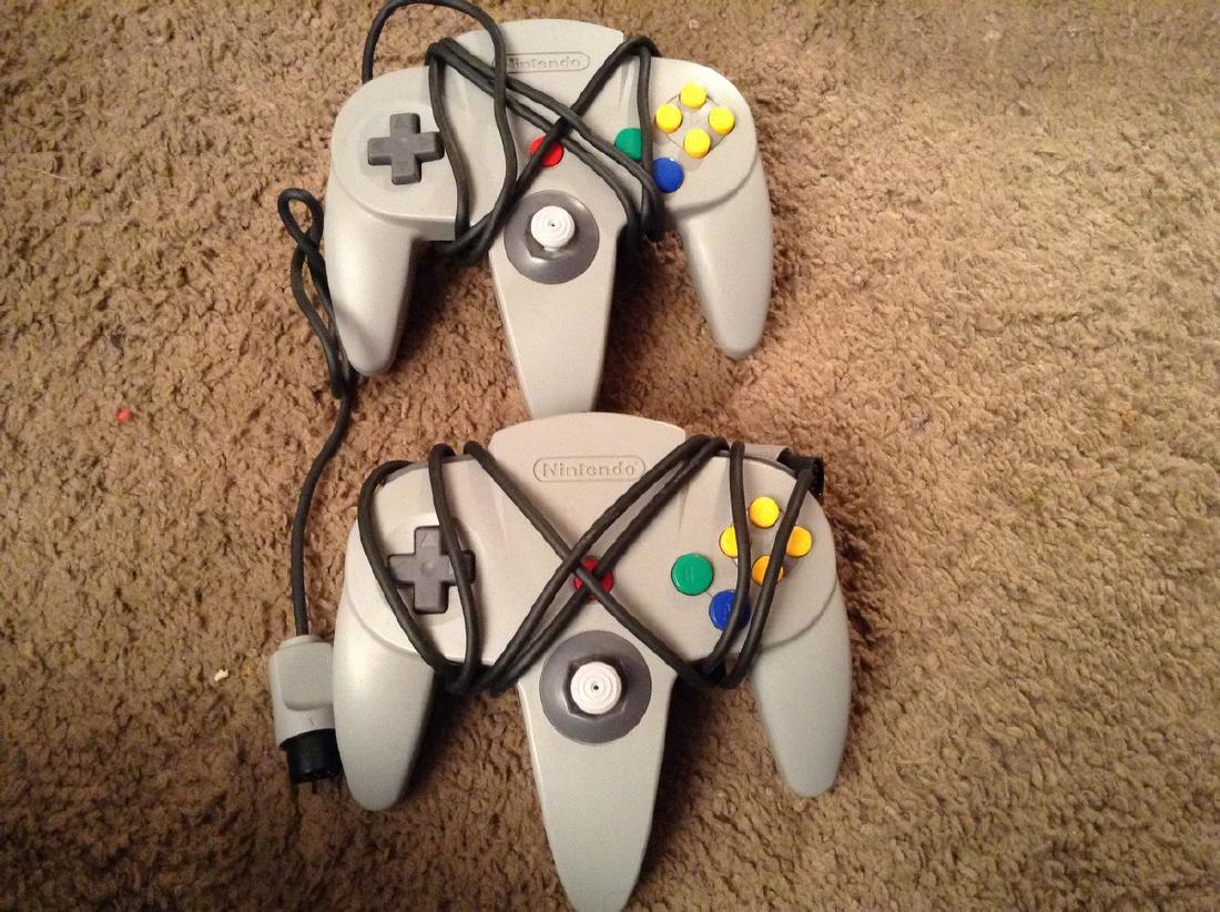 2 Nintendo Gamecube Controllers (1 of 1)