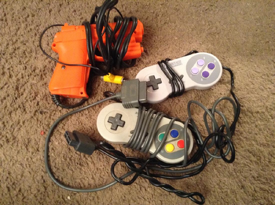 3 Controllers: Superpad; Super Nintendo; Yobo (1 of 1)