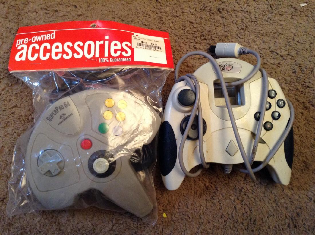 2 Controllers: Superpad 64 & Mad Catz Controller (1 of 1)