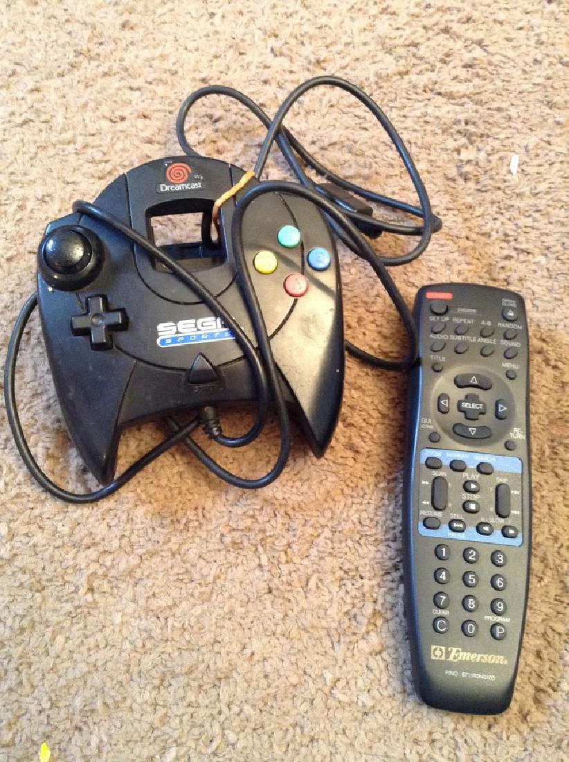 Sega Dreamcast Controller & Remote (1 of 1)