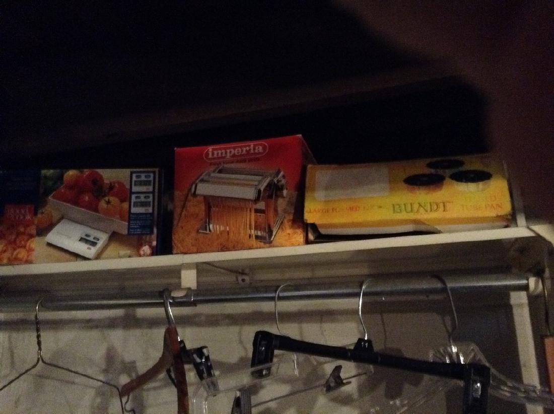 Top shelf - bundt pan - pasta maker and food scale: Top shelf - bundt pan - pasta maker and food scale