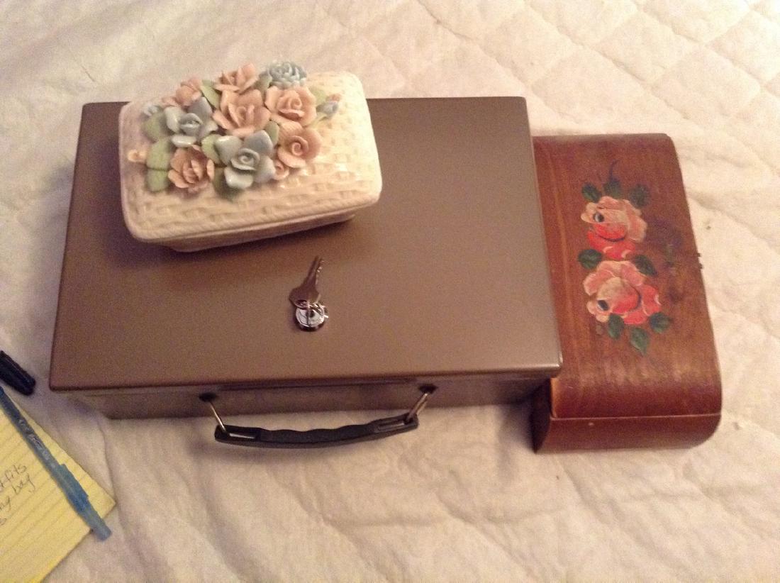 Lockbox and jewelry boxes: Lockbox and jewelry boxes