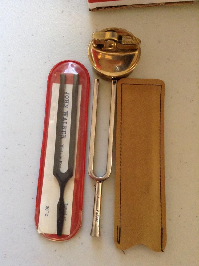 Tuning forks & lighter: Tuning forks & lighter