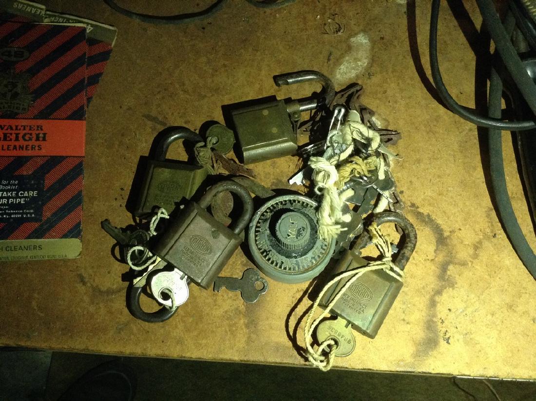Vintage padlocks with keys (1 of 1)