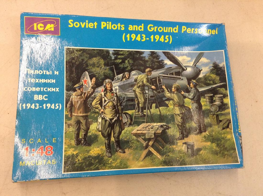 1:48 Scale Soviet Pilotst Ground Personal: 1:48 Scale Soviet Pilotst Ground Personal