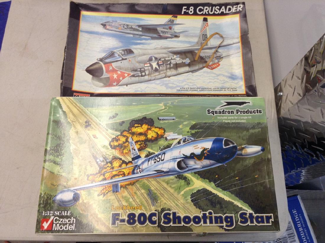 1:32 F-80C Shooting Star & 1/48 Crusader: 1:32 F-80C Shooting Star & 1/48 Crusader